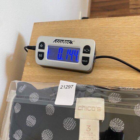 Chicos Top Womens 3 US Extra Large Solar Dots Tunic Black Hi Low Sharkbite Knit - Picture 10 of 10